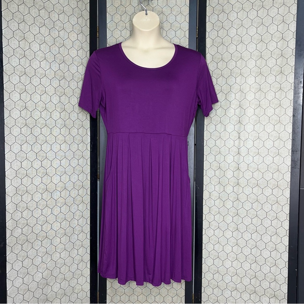 Auselily Short Sleeve Empire Waisted Pleated Dress with Pockets
